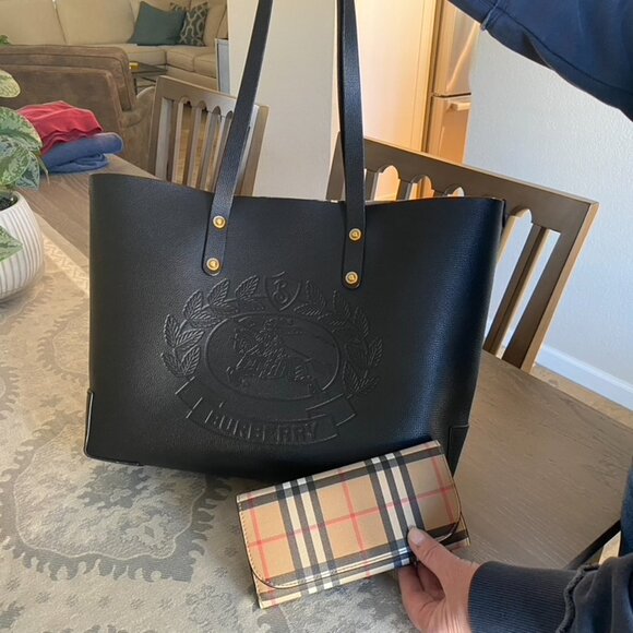 Burberry Tote and Matching Walet - Picture 5 of 14
